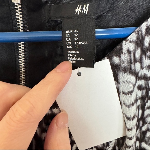 NWT H&M Black&White Feather Patterned Dress Size 12 - Picture 4 of 9
